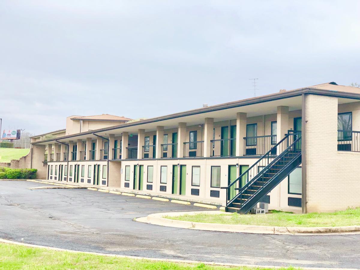 Motel Super 8 By Wyndham-Tupelo Airport Exterior foto