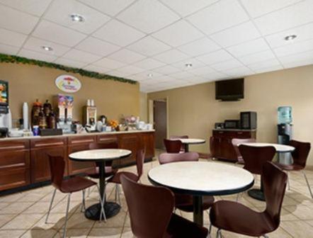 Motel Super 8 By Wyndham-Tupelo Airport Exterior foto